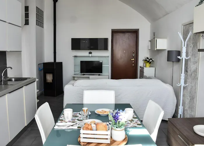 Antonella, App. Vittoria * Tavernerio